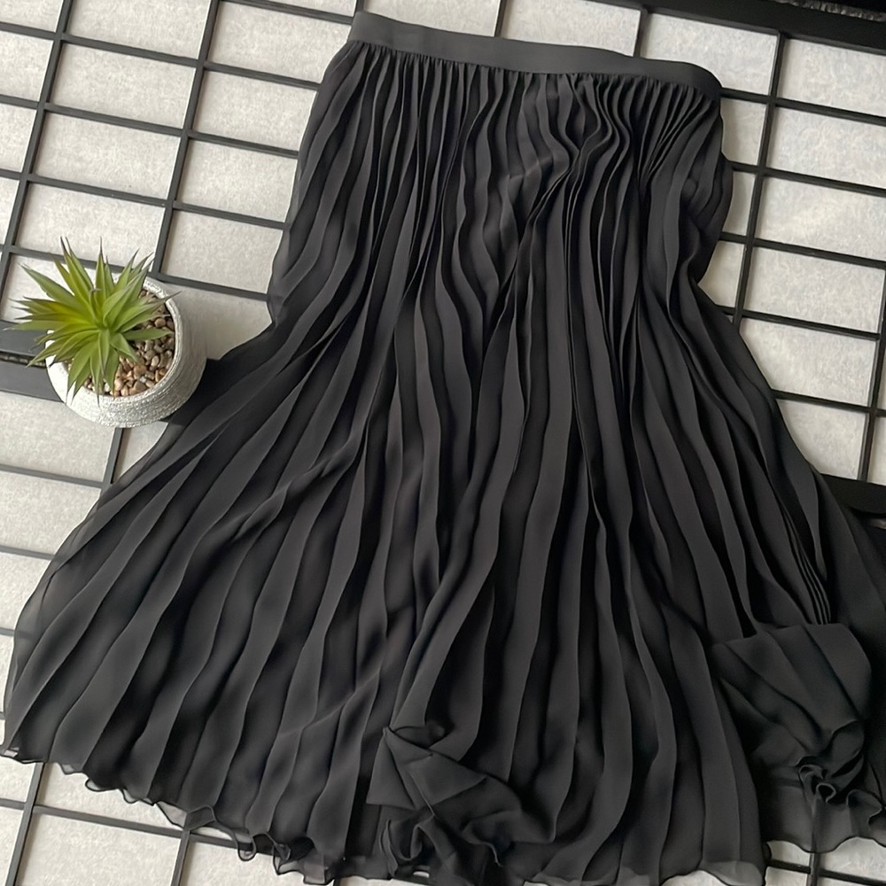 Worthington. Pleated MIidi Skirt